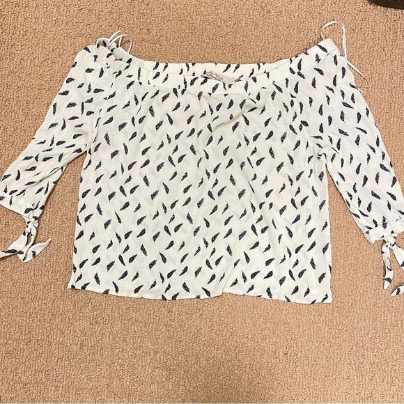 Propaganda Off-the-Shoulder Blouse Ivory Black Leaf Pattern - S - Picture 9 of 11